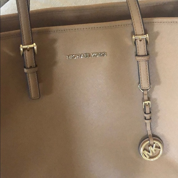 michael kors tote bag with laptop compartment - Picture 7 of 8